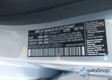 2011 Mercedes-Benz C 300 Luxury/Sport z USA, uszkodzony, nr VIN WDDGF5EBXBR134829